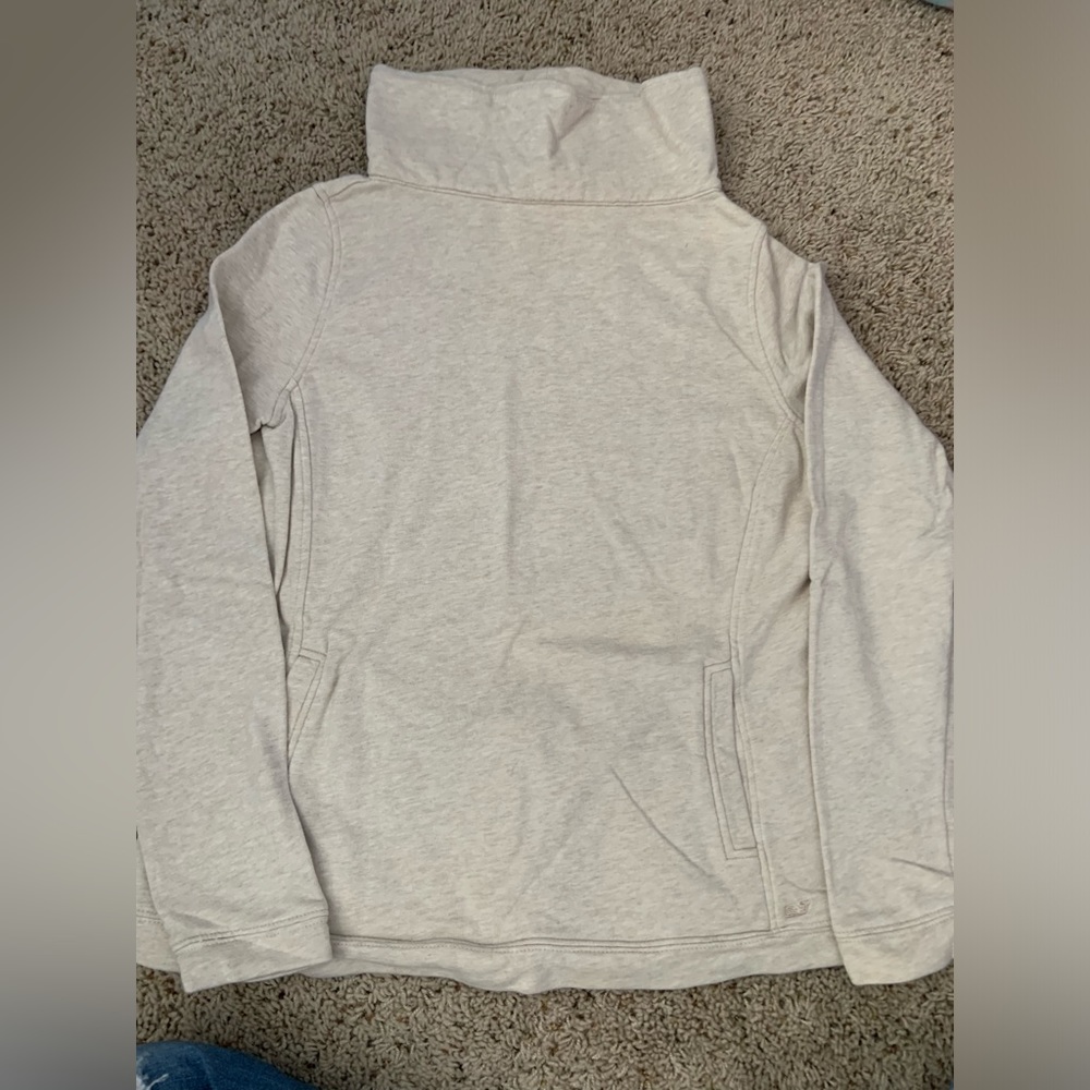 Vineyard Vines sweatshirt